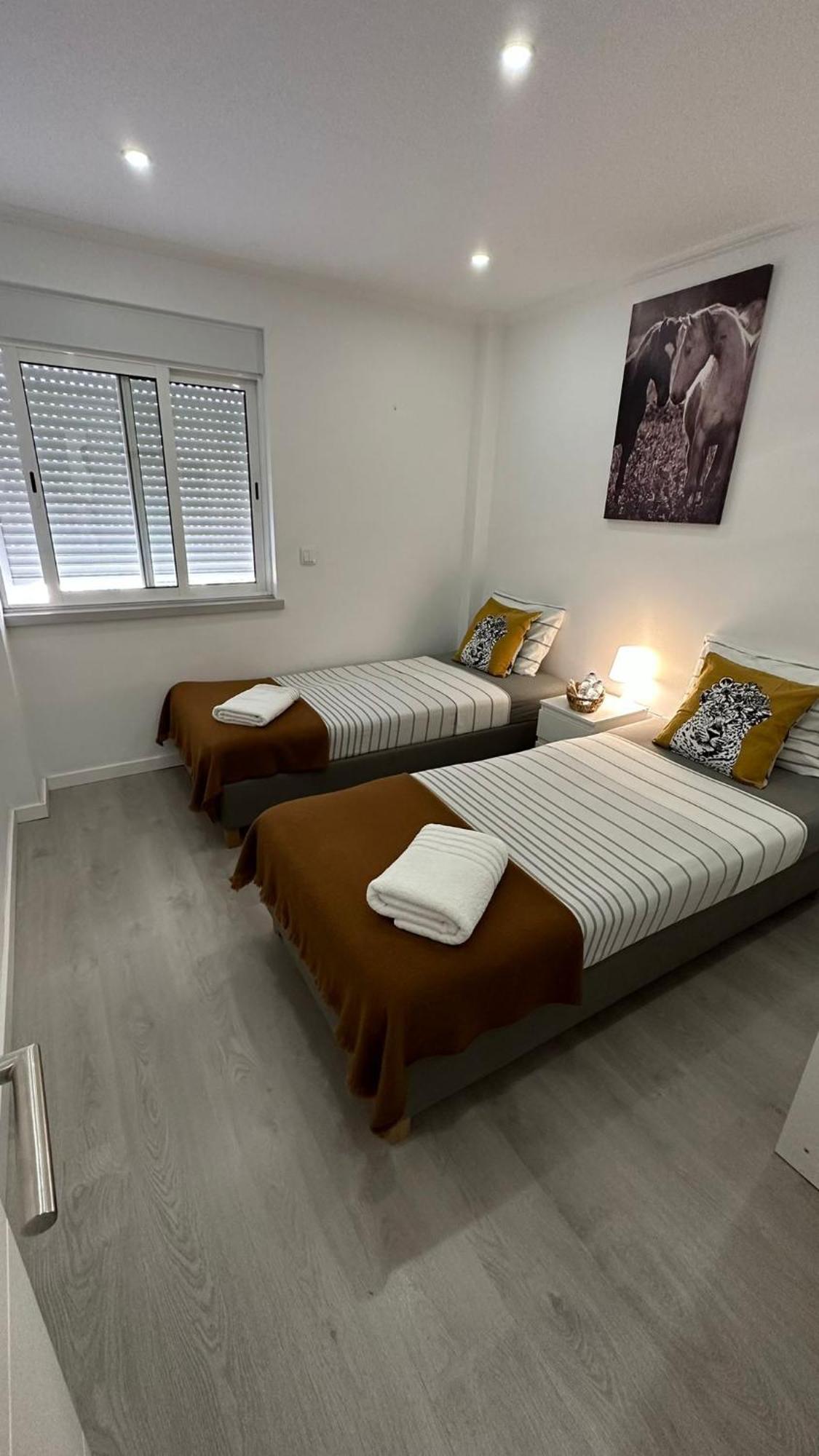 Airport Room Лісабон Екстер'єр фото